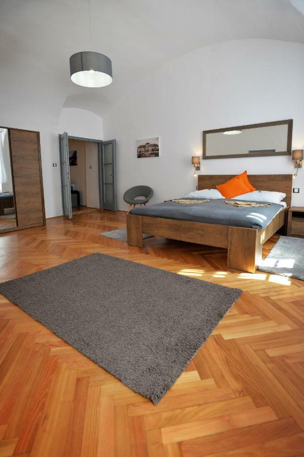 Pr Apartman Έγκερ Εξωτερικό φωτογραφία