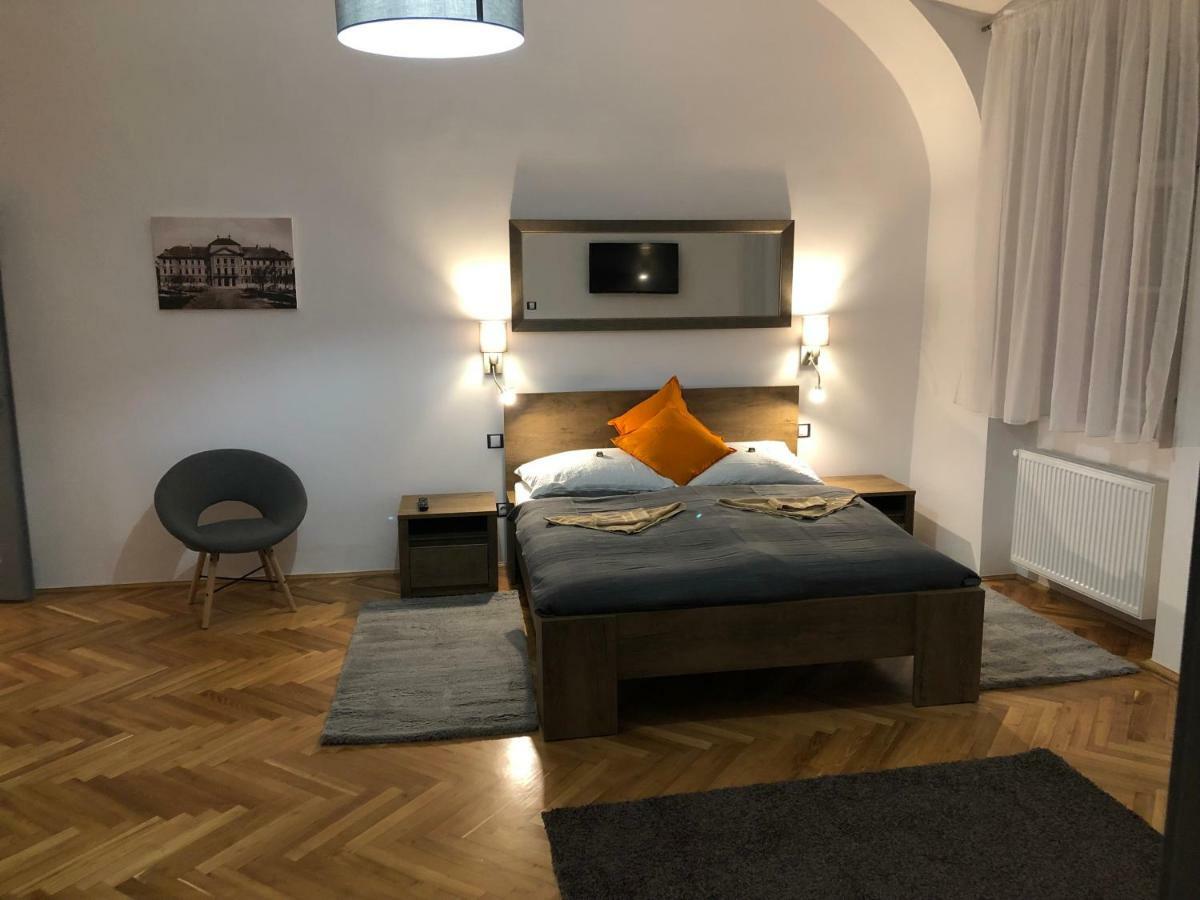 Pr Apartman Έγκερ Εξωτερικό φωτογραφία