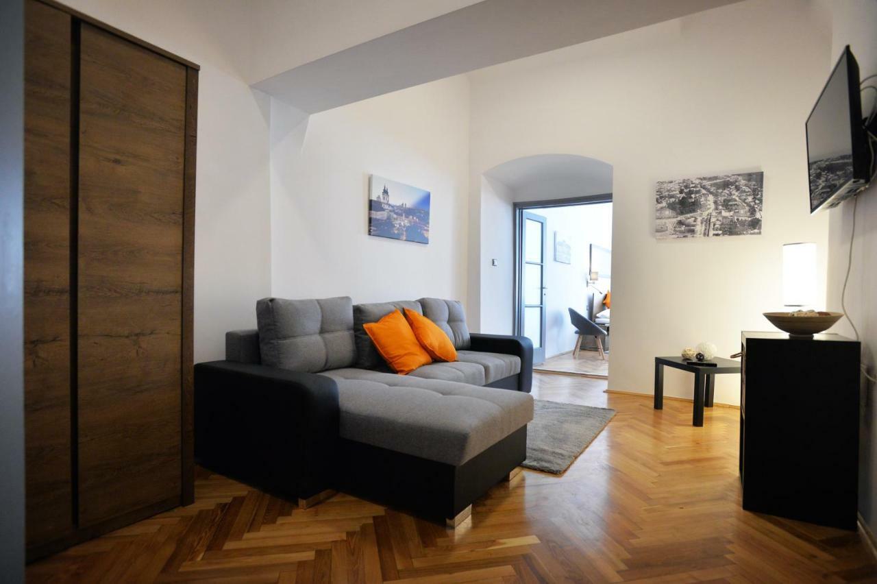 Pr Apartman Έγκερ Εξωτερικό φωτογραφία